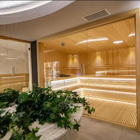 Emerald Mamba - Titova