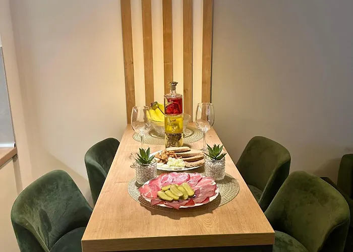 Emerald Mamba - Titova アパート *