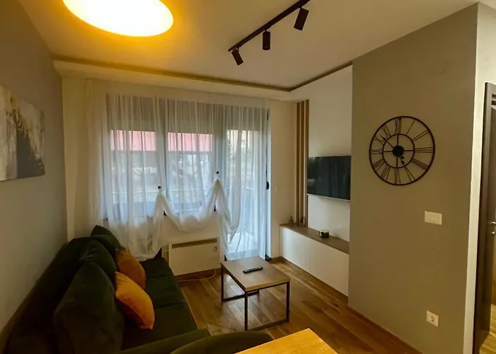 Emerald Mamba - Titova