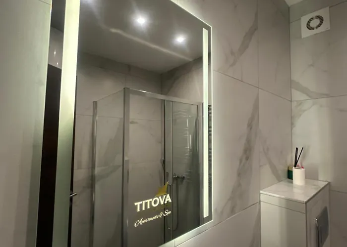 Emerald Mamba - Titova アパート *