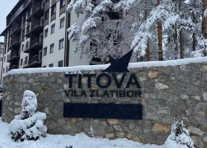 Emerald Mamba - Titova アパート *